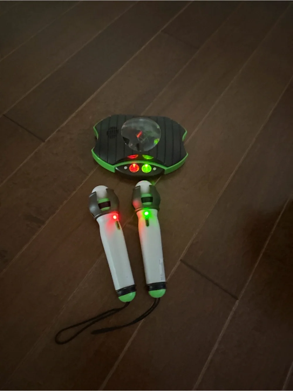 Wireless Motion Controllers and Sensor Base - sharper image virtual pong
